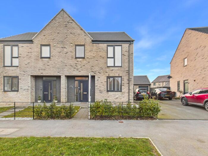 3 Bedroom Semi Detached House For Sale In Diversity Drive, Kingswood, Hull, HU7