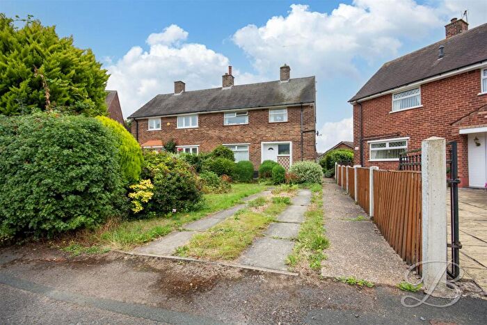 3 Bedroom Semi-Detached House For Sale In Ash Grove, Shirebrook, Mansfield, NG20