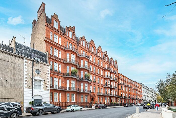 4 Bedroom Flat To Rent In Palace Gate, London, W8