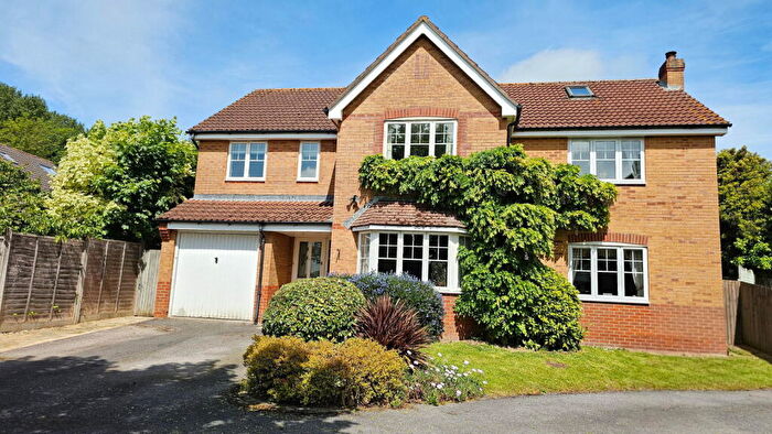 6 Bedroom Detached House For Sale In Violet Grove, Thatcham, RG18