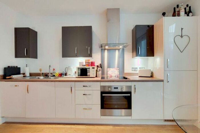 1 Bedroom Flat To Rent In Pilot Walk, North Greenwich, London, SE10