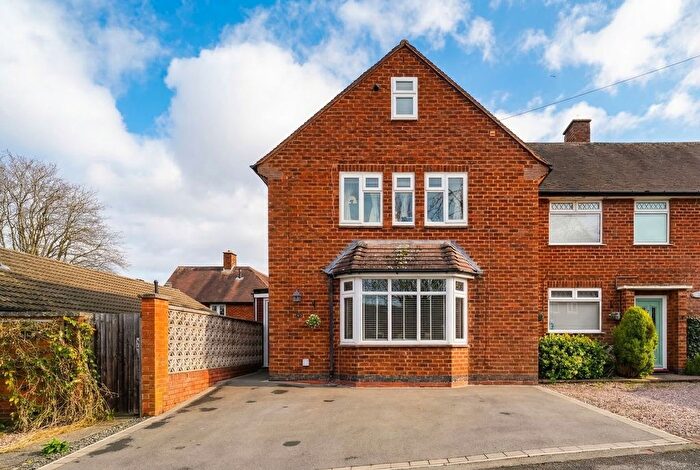 3 Bedroom Semi-Detached House For Sale In Broadwell Road, Solihull, B92