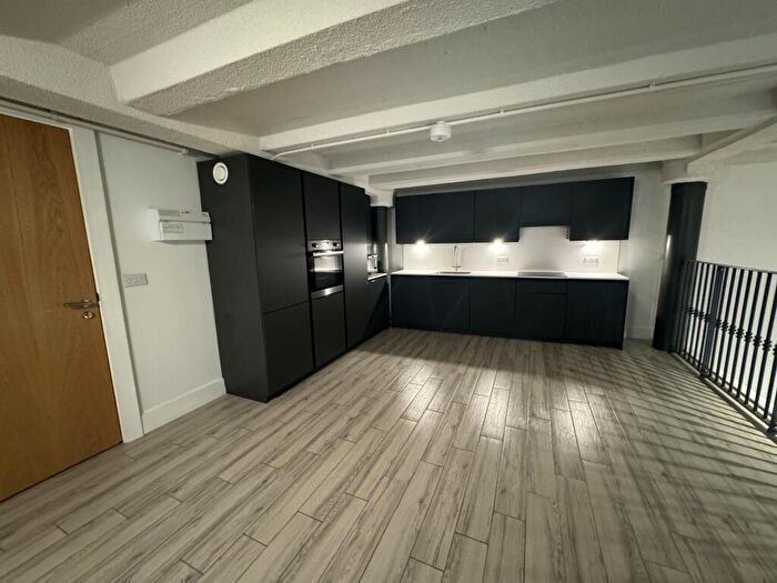 2 Bedroom Apartment To Rent In Tobacco Warehouse, L3