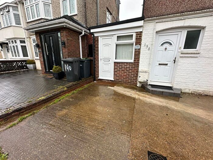 Studio To Rent In Argyll Avenue, Luton, Bedfordshire, LU3