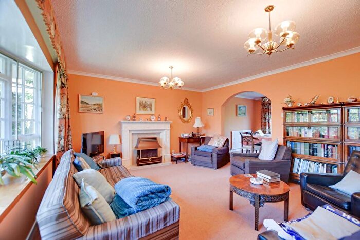 4 Bedroom Detached House For Sale In The Yews, Oadby, Leicester, LE2