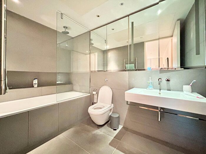 2 Bedroom Flat To Rent In Sumner Street, London, SE1