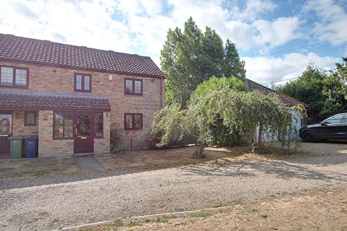 3 Bedroom End Of Terrace House To Rent In Sixteen Foot Bank, Stonea, PE15