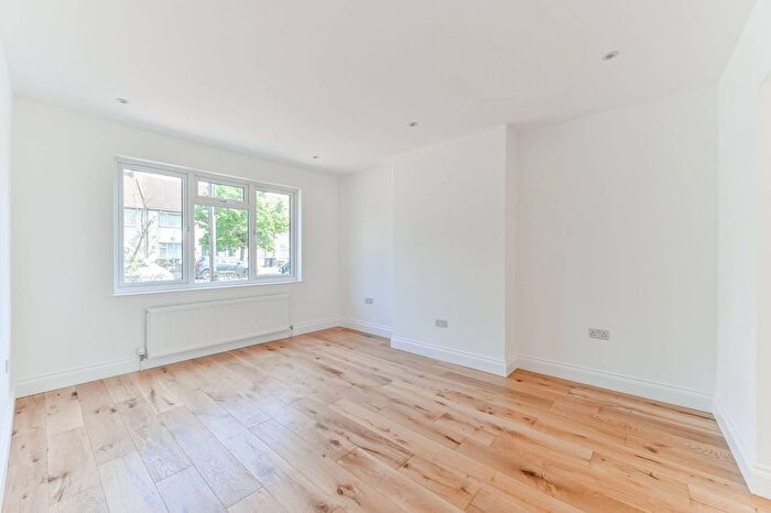 3 Bedroom Terraced House For Sale In Longthornton Road, Streatham Vale, London, SW16