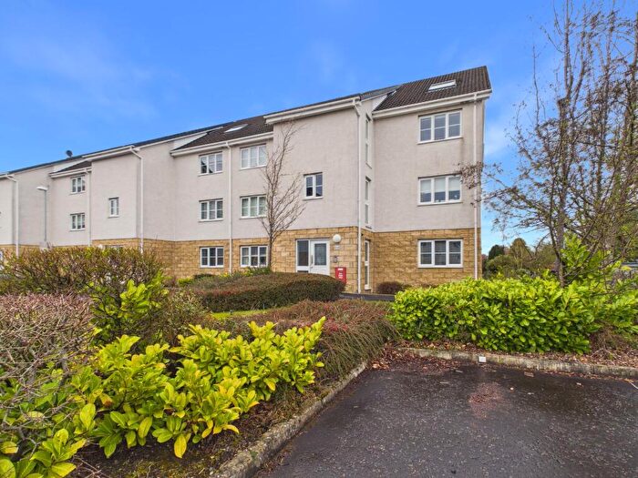 3 Bedroom Flat For Sale In West Wellhall Wynd, Hamilton, ML3