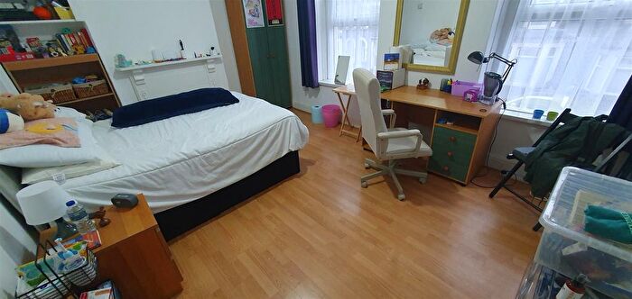 5 Bedroom Property To Rent In Mackintosh Place, Roath, Cardiff, CF24