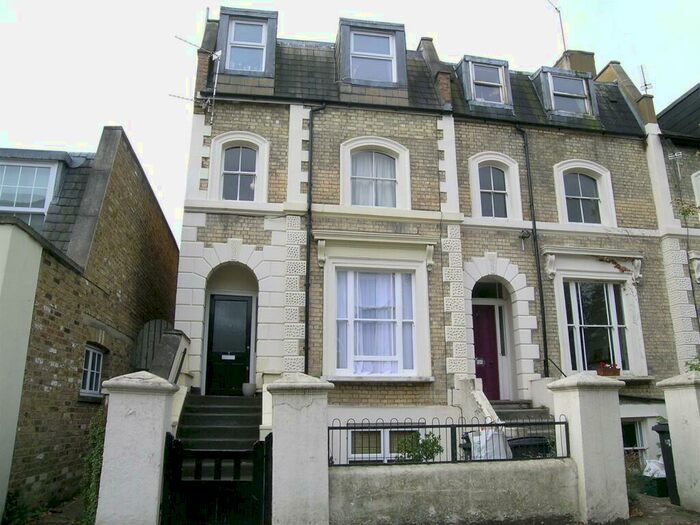 1 Bedroom Flat To Rent In St Leonards Road, Surbiton, KT6