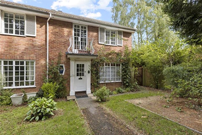 3 Bedroom End Of Terrace House For Sale In Cunliffe Close, Oxford, Oxfordshire, OX2