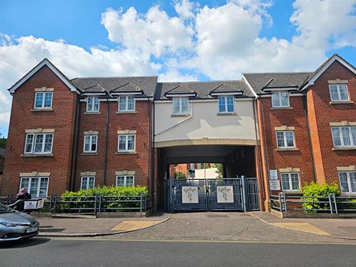 2 Bedroom Flat For Sale In Buckingham Street, Aylesbury, Buckinghamshire, HP20