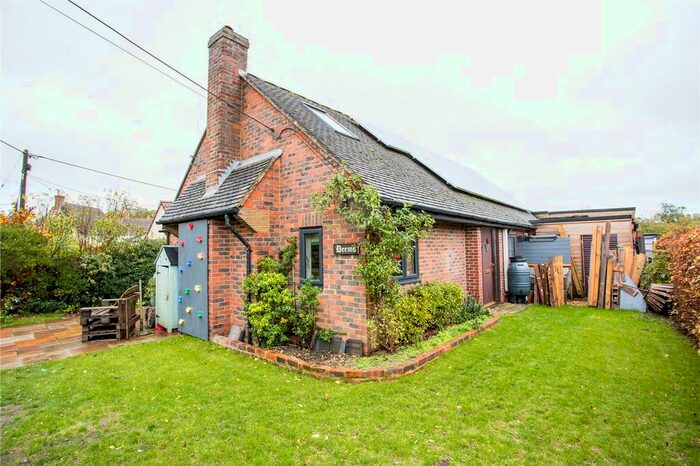 5 Bedroom Detached House For Sale In Rollestone Road, Shrewton, Salisbury, Wiltshire, SP3