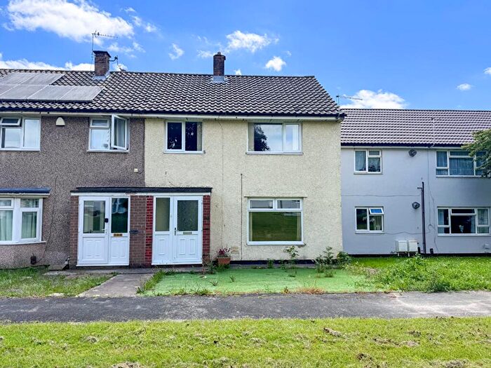 3 Bedroom Semi-Detached House For Sale In Coniston Road, Patchway, Bristol, BS34