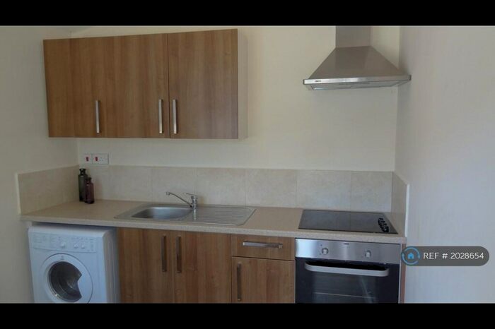 Studio To Rent In Birch Street, Swindon, SN1