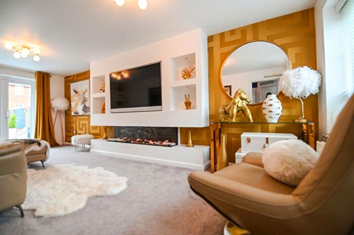 5 Bedroom Detached House For Sale In Sillavan Close, Swinton, M27