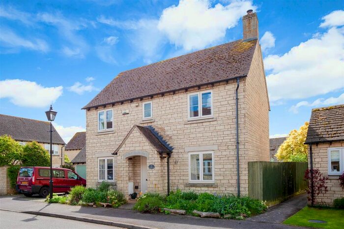 3 Bedroom Detached House For Sale In Hawthorn Drive, Bradwell Village, Burford, OX18