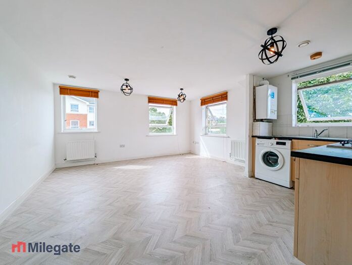2 Bedroom Flat To Rent In Admiralty Close, West Drayton, UB7