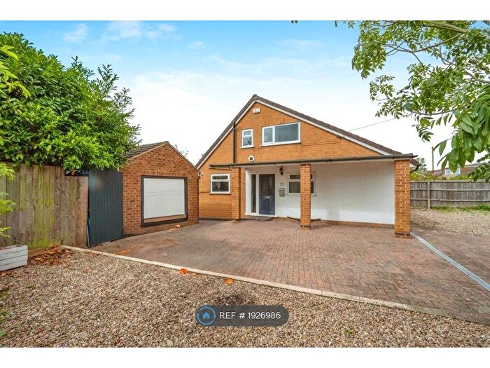 4 Bedroom Semi-Detached House To Rent In Stewart Close, Spondon, Derby, DE21