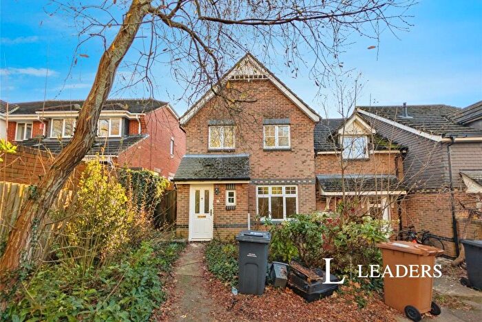 3 Bedroom End Of Terrace House For Sale In Barn Piece, Chandler's Ford, Eastleigh, SO53