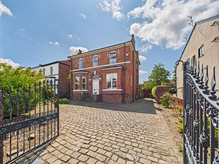 4 Bedroom Detached House For Sale In Leyland Road, Southport, PR9