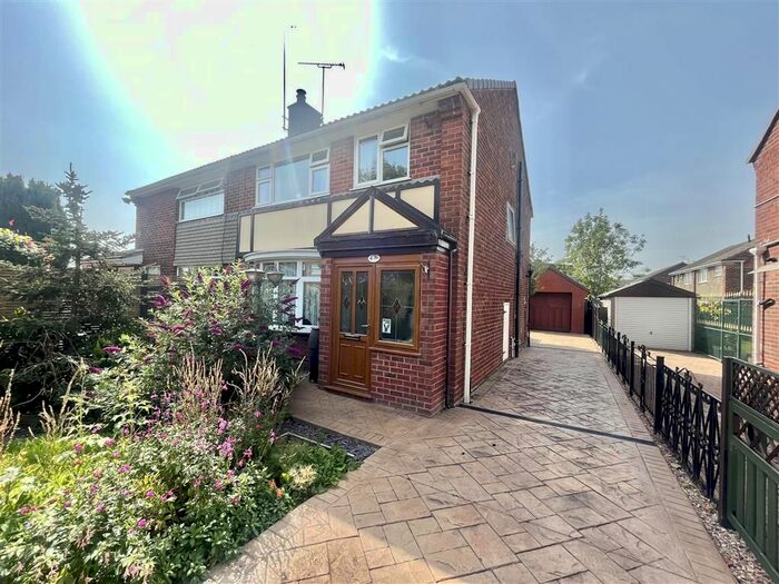 3 Bedroom Property To Rent In Brookthorpe Way, Wilford, Nottingham, NG11