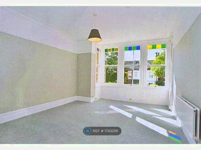 3 Bedroom Flat To Rent In Top Floor, Brighton, BN1