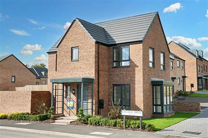 3 Bedroom Detached House To Rent In Bedroom Detached House In Lincoln Drive, Gedling, NG4