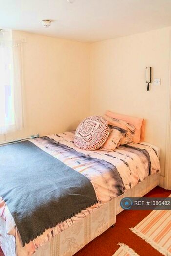 Studio To Rent In Holmdale Road, London, NW6