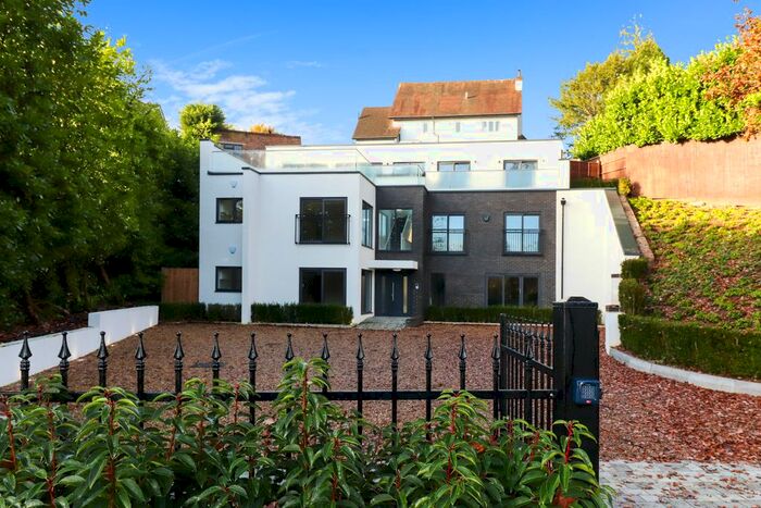 8 Bedroom Industrial Property For Sale In Lower Road, Gerrards Cross, SL9