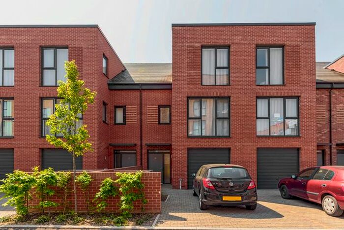 4 Bedroom Terraced House To Rent In Reynard Way, Brentford, TW8