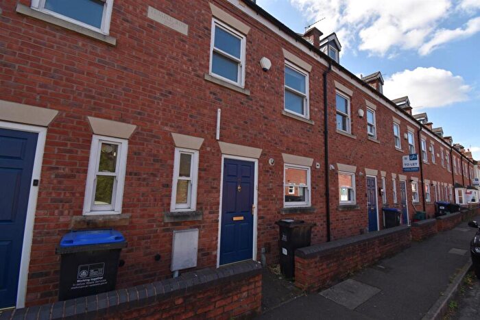 5 Bedroom House To Rent In New Street, Leamington Spa, CV31