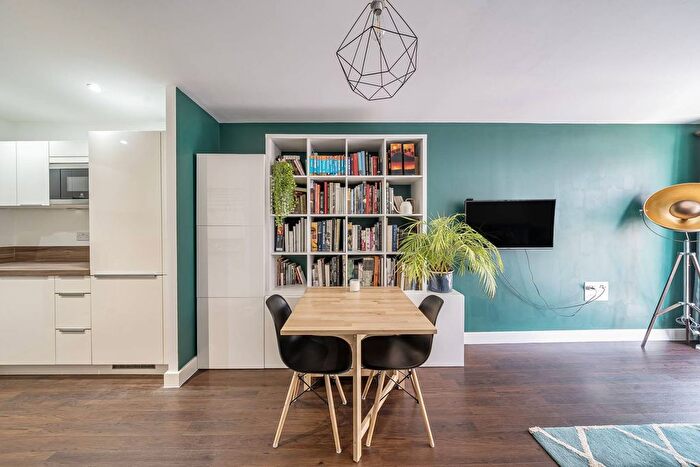 1 Bedroom Flat For Sale In Milles Square, Brixton, London, SW9