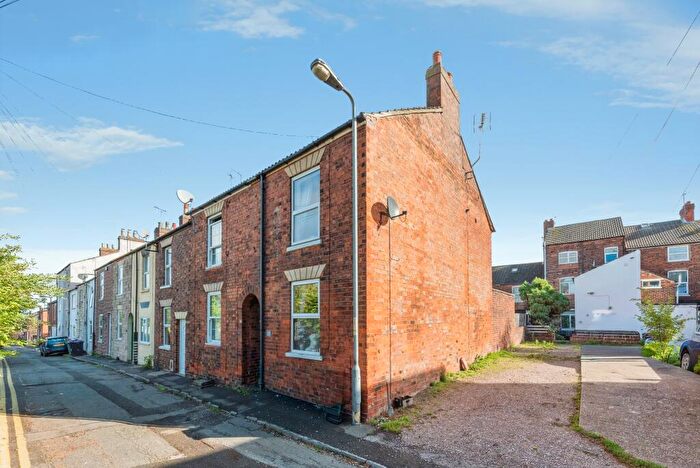 2 Bedroom Terraced House For Sale In Queen Street, Grantham, NG31