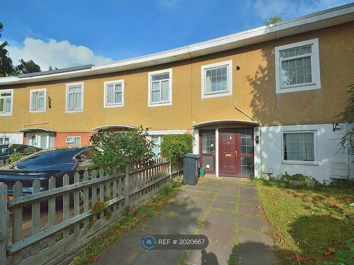 4 Bedroom Terraced House To Rent In Furzen Crescent, Hatfield, AL10