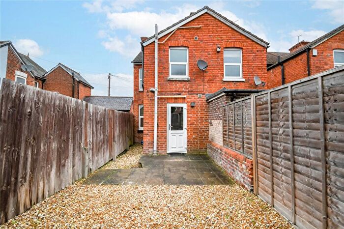 3 Bedroom End Of Terrace House For Sale In Mill Lane, Newbury, RG14
