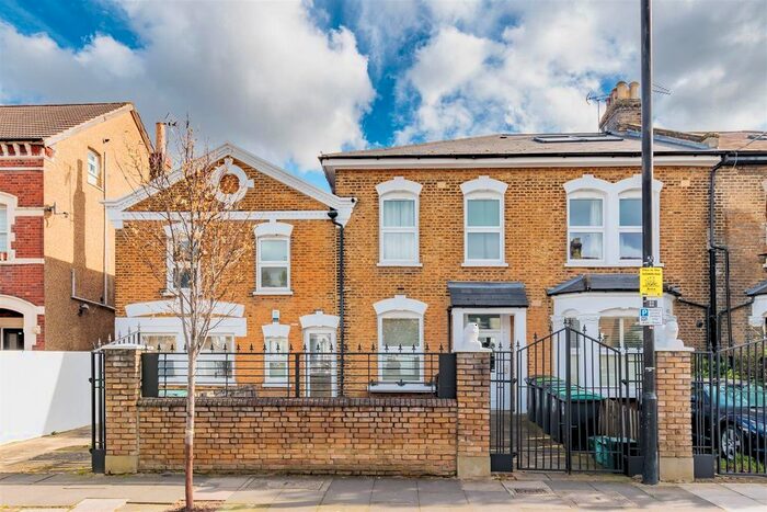 2 Bedroom Flat To Rent In Alexandra Road, Hornsey, N8