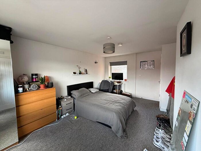 1 Bedroom Property To Rent In Moseley Wood Gardens, Cookridge, Leeds, West Yorkshire, LS16