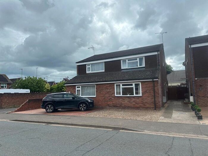 3 Bedroom Semi-Detached House For Sale In Edgecomb Road, Stowmarket, IP14