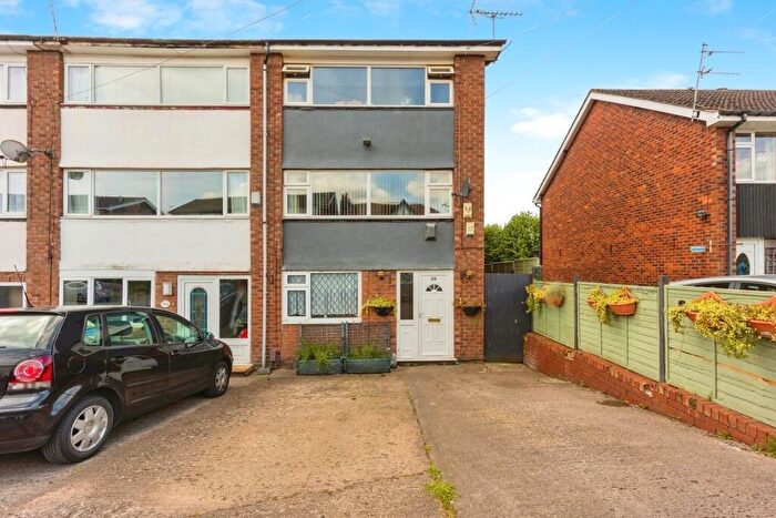 3 Bedroom End Of Terrace House For Sale In Rostrevor Road, Stockport, Greater Manchester, SK3