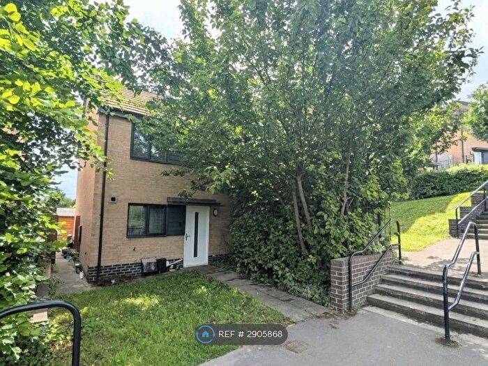 2 Bedroom Semi-Detached House To Rent In Broomhouse Lane, Doncaster, DN12