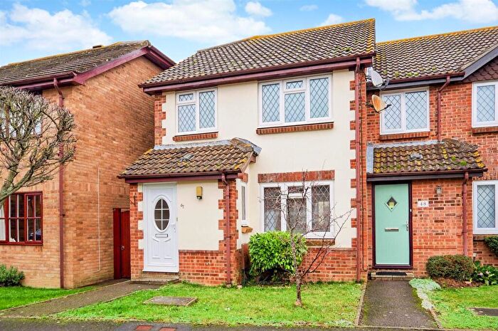 3 Bedroom End Of Terrace House For Sale In The Millers, Yapton, BN18