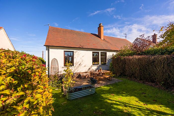 2 Bedroom Cottage For Sale In Temple Park, Temple, EH23