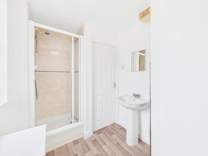4 Bedroom Detached House For Sale In Swan Avenue, Bingley, BD16