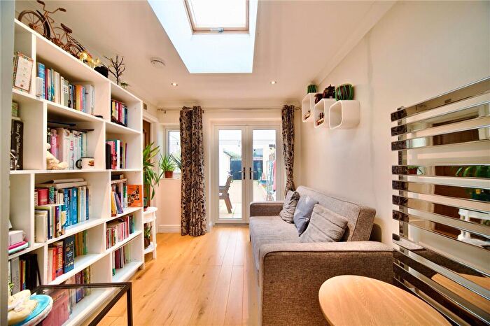 3 Bedroom Terraced House For Sale In Ravensbourne Gardens, Ilford, IG5