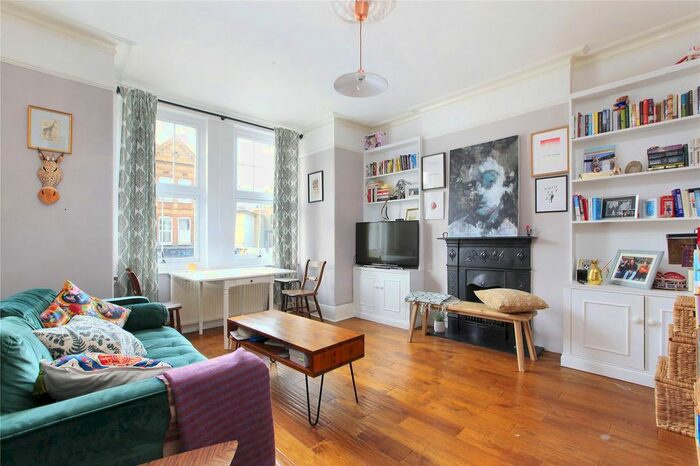 2 Bedroom Flat To Rent In Queenstown Road, Battersea, SW8