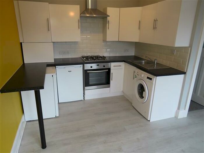 3 Bedroom Flat To Rent In Westby Road, Bournemouth, BH5