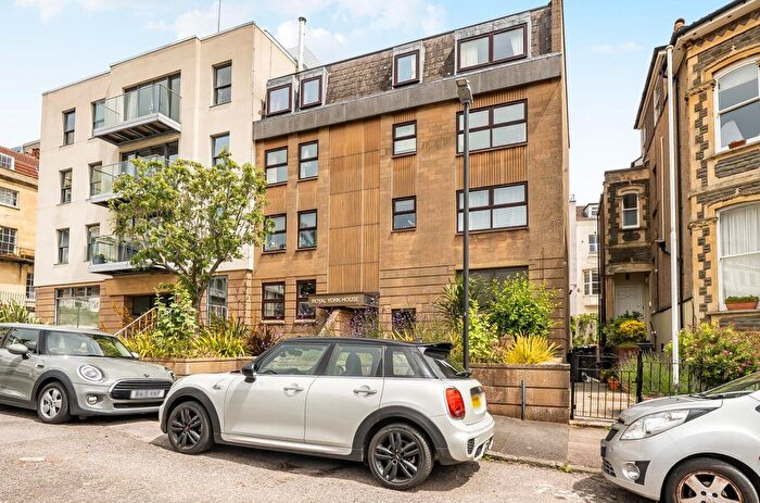 2 Bedroom Flat For Sale In Royal York Villas, Bristol, BS8