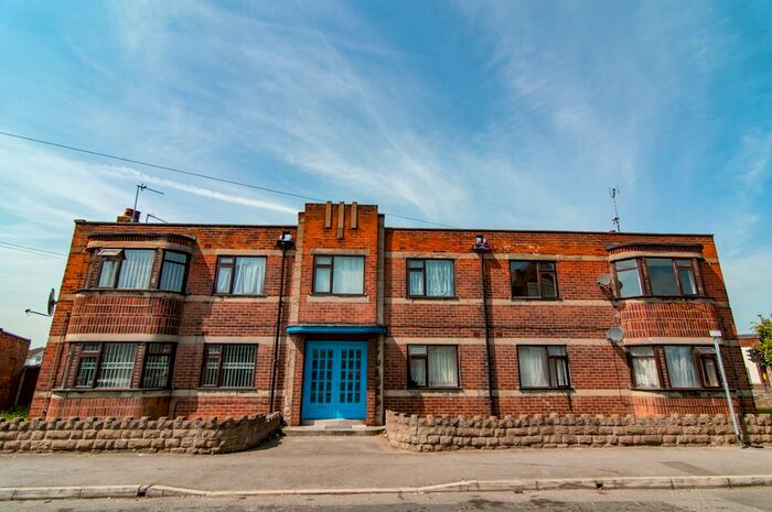 3 Bedroom Flat To Rent In St. Helens Road, Belle Vue, Doncaster, DN4